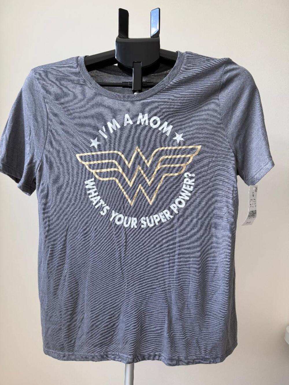BIOWORLD WONDER WOMAN I'M A MOM T-SHIRT WOMEN'S MEDIUM CHARCOAL HEATHER